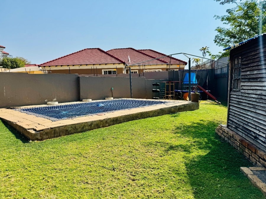 3 Bedroom Property for Sale in Waterval East North West